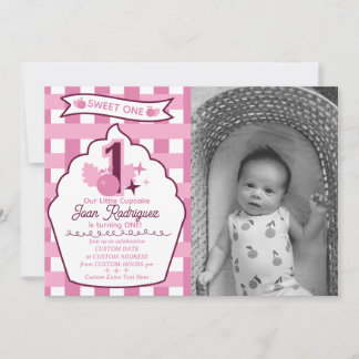 Süße erste Geburtstags-Gingham-Foto-Einladungen Einladung