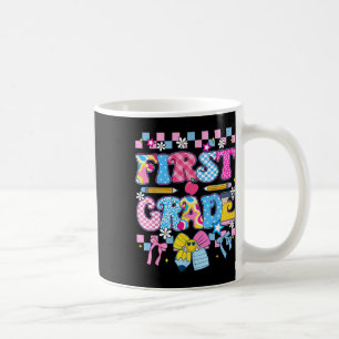 Süße Erstklasslehrerin Jungen Mädchen Rücken der e Kaffeetasse