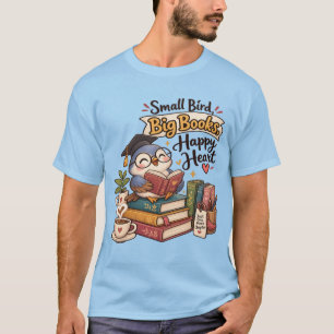 Süße Eule beim Bücherlesen Illustration T-Shirt