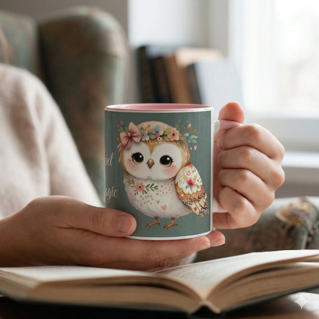 Süße florale Eule mit Schleife Tasse (Cute Floral Owl with Bow Mug In Use)