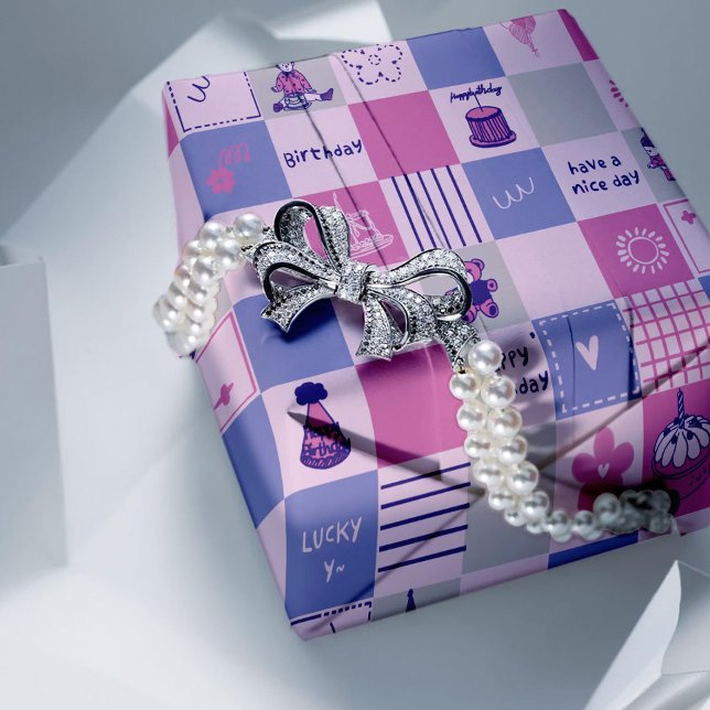 Süße Geburtstagsquadrate – modernes Rosa-Muster Geschenkpapier (Von Creator hochgeladen)
