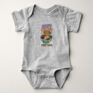 Süße gemütliche Comfort-Food-Illustration Baby Strampler