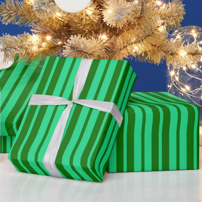 Süße grüne stilvolle Streifenmuster-Design  Geschenkpapier (Von Creator hochgeladen)