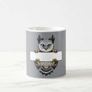 Süße Harpyie mit leerer Tafel Cartoon Kaffeetasse