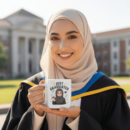 Süße Hijab-Absolventin hat gerade ihren Abschluss  Kaffeetasse