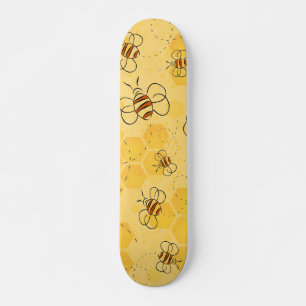 Süße Honigbienen summen Skateboard