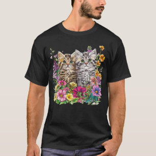 Süße Kätzchen im Blumengarten T-Shirt