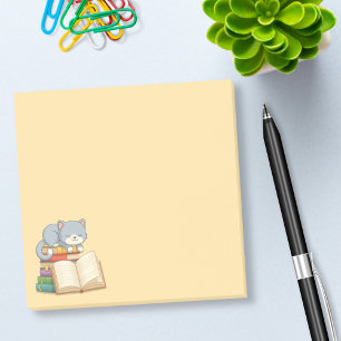 Süße Katze auf einem Bücherstapel Gelb Post-it Klebezettel
