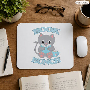 Süße Katze, die ein Buch liest, für Katzenliebhabe Mousepad