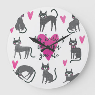 Süße Katze: Liebes-Lettering-Illustration. Große Wanduhr