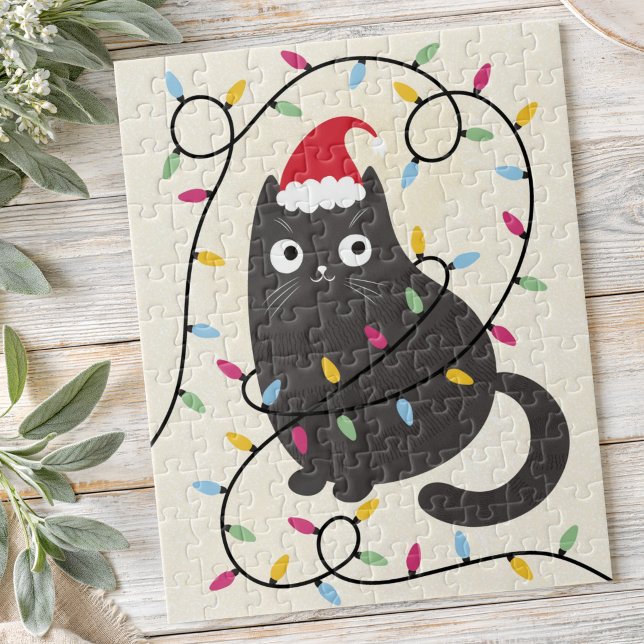 Süße Katze mit Weihnachtsmannmütze und Lichtern We Puzzle (Cute cat with Santa hat and lights Christmas Jigsaw Puzzle)
