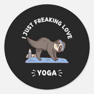 Süße Kawaii Faultier Ich Liebe Yoga Liebhaber einf Runder Aufkleber