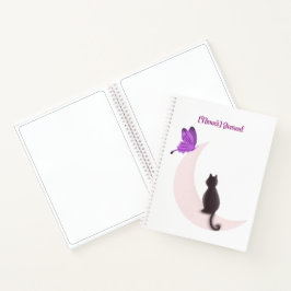 Süße Kawaii-Katze auf dem Mond mit Schmetterling i Notizbuch