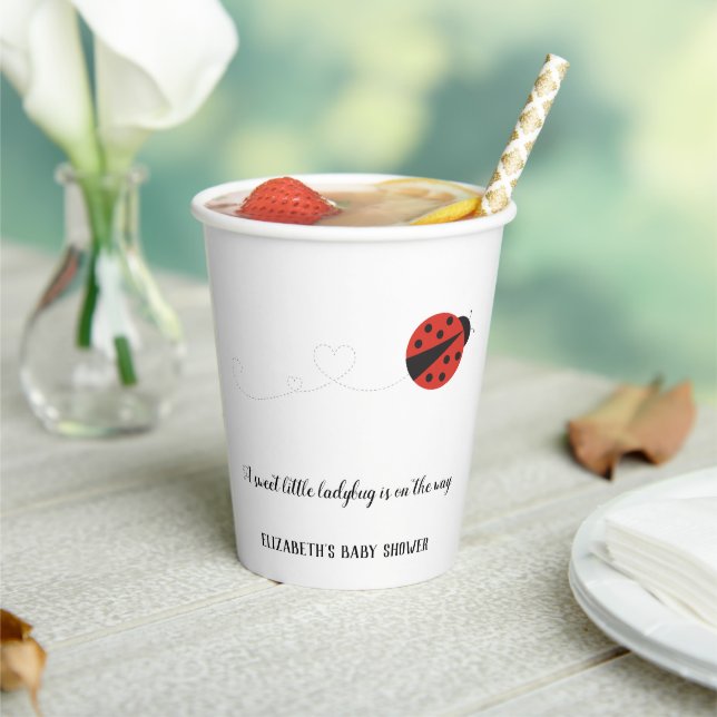 Süße kleine Ladybug-Babydusche Pappbecher (In Situ)