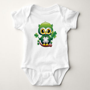Süße kleine St. Patrick Cartoon-Eule Baby Strampler