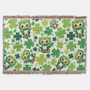 Süße kleine St. Patrick Cartoon-Eule Decke