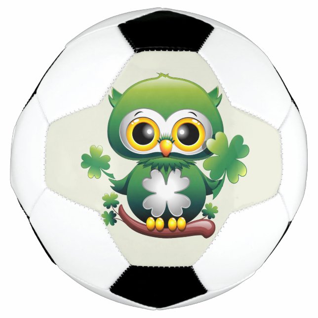 Süße kleine St. Patrick Cartoon-Eule Fußball (Vorderseite)