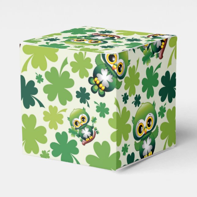 Süße kleine St. Patrick Cartoon-Eule Geschenkschachtel (Vorderseite)
