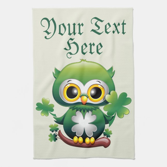 Süße kleine St. Patrick Cartoon-Eule Geschirrtuch (Vertikal)