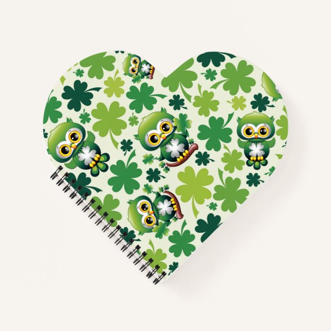 Süße kleine St. Patrick Cartoon-Eule Notizbuch (Vorderseite)