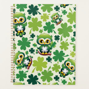 Süße kleine St. Patrick Cartoon-Eule Planer