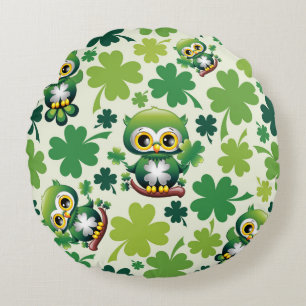 Süße kleine St. Patrick Cartoon-Eule Rundes Kissen
