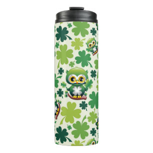 Süße kleine St. Patrick Cartoon-Eule Thermosbecher