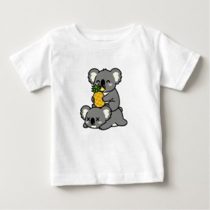 Süße Koalas, die Ananas essen, Cartoon-Design Baby T-shirt