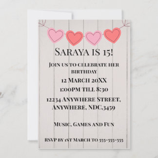 Süße Lovehearts auf weißem Holzuntergrund Anpassba Einladung