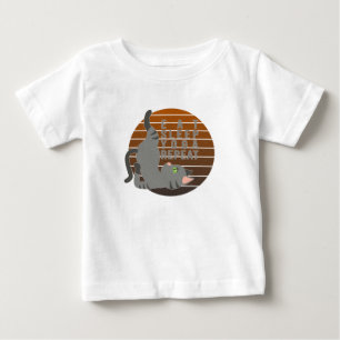 Süße lustige Katze beim Yoga. Lustiges Yoga-Design Baby T-shirt