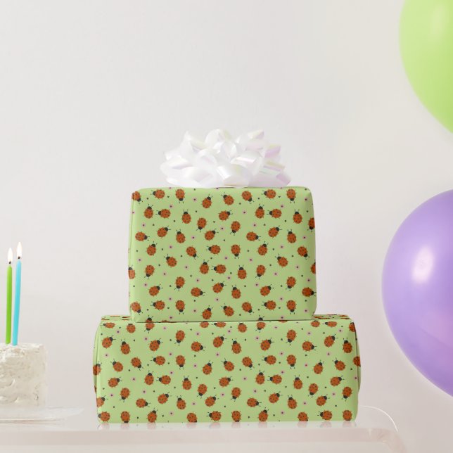 Süße Marienkäfer Oster Muster auf hellgrün Geschenkpapier (Partygeschenke)