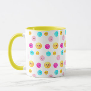 Süße mehrfarbige glückliche Gesichter Tasse