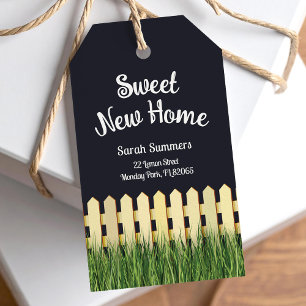 Süße neue Zuhause mit Zaun und Garten Geschenkanhänger