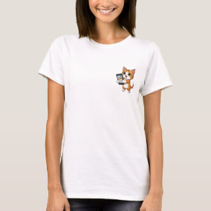 Süße orange getigerte Katze macht ein Selfie T-Shirt