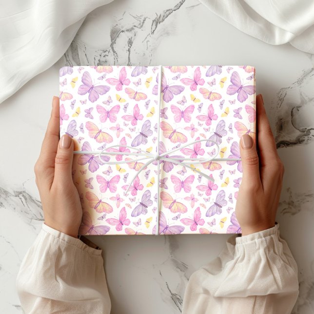 Süße pastellfarbene fliegende Schmetterlinge Geschenkpapier (Von Creator hochgeladen)