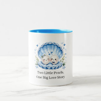 Süße Perl-Liebe in einer magischen Muschel Zweifarbige Tasse