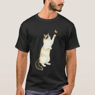 Süße Ragdoll-Katze spielt mit Monarchfalter Katze T-Shirt