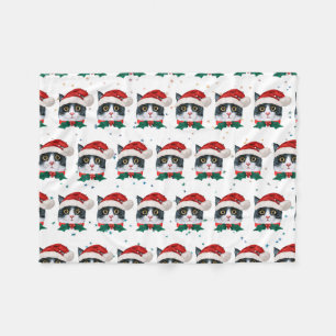 Süße Schwarz-Weiß-Katze mit Weihnachtsmannmütze We Fleecedecke