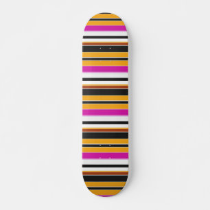 Süße schwarze orange Streifen Skateboard