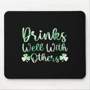 Süße St. Patricks Day Trink-Tie-Dye-Getränke gut Mousepad