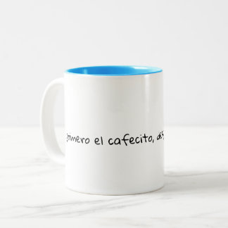 Süße Tasse mit spanischem Vers