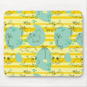 Süße Tiere, die mit Wasser 2 spielen Mousepad