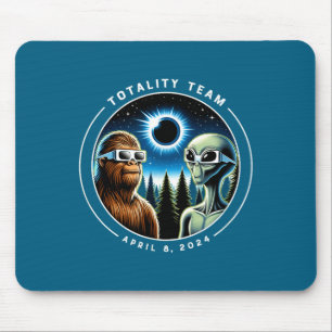 Süße totale Sonnenfinsternis Bigfoot Alien Mousepad