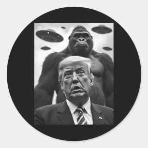 Süße Trump Bigfoot Selfie mit UFOs seltsame Alien Runder Aufkleber