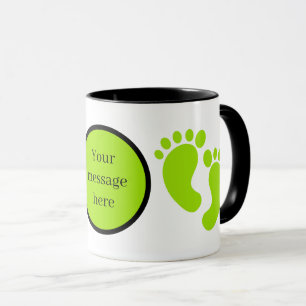 Süße unisex Babyfüße fügen Nachricht hinzu Tasse