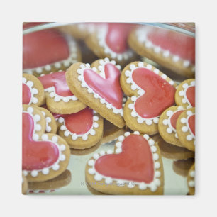 süße Valentinsgrußplätzchen in einem Magnet