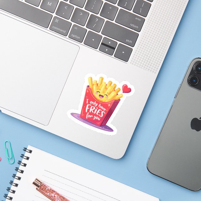 Süße Valentinstag-Fritten-Pun Aufkleber (Laptop mit iPhone)