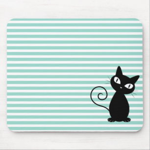 Süße verspielte schwarze Katze auf Streifen Mousepad