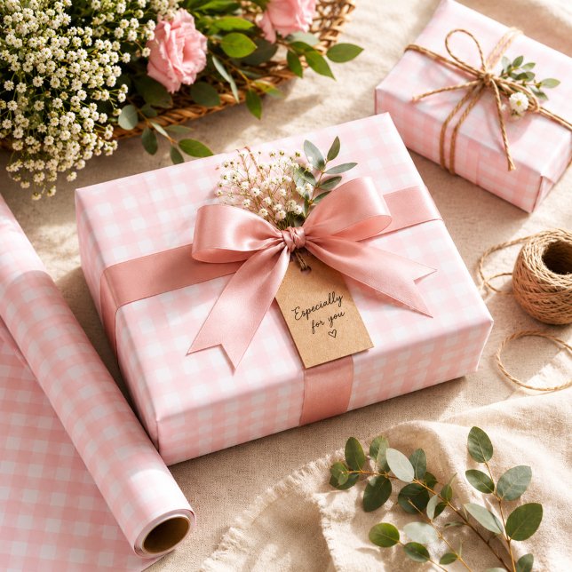 Süße weiche rosa Gingham-Geburtstags Geschenkpapier (Von Creator hochgeladen)