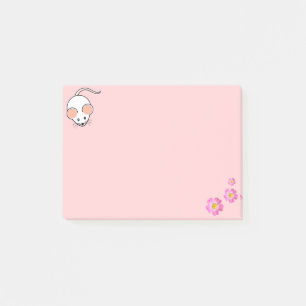 Süße weiße Maus und rosa Blumen auf Rosa Post-it Klebezettel